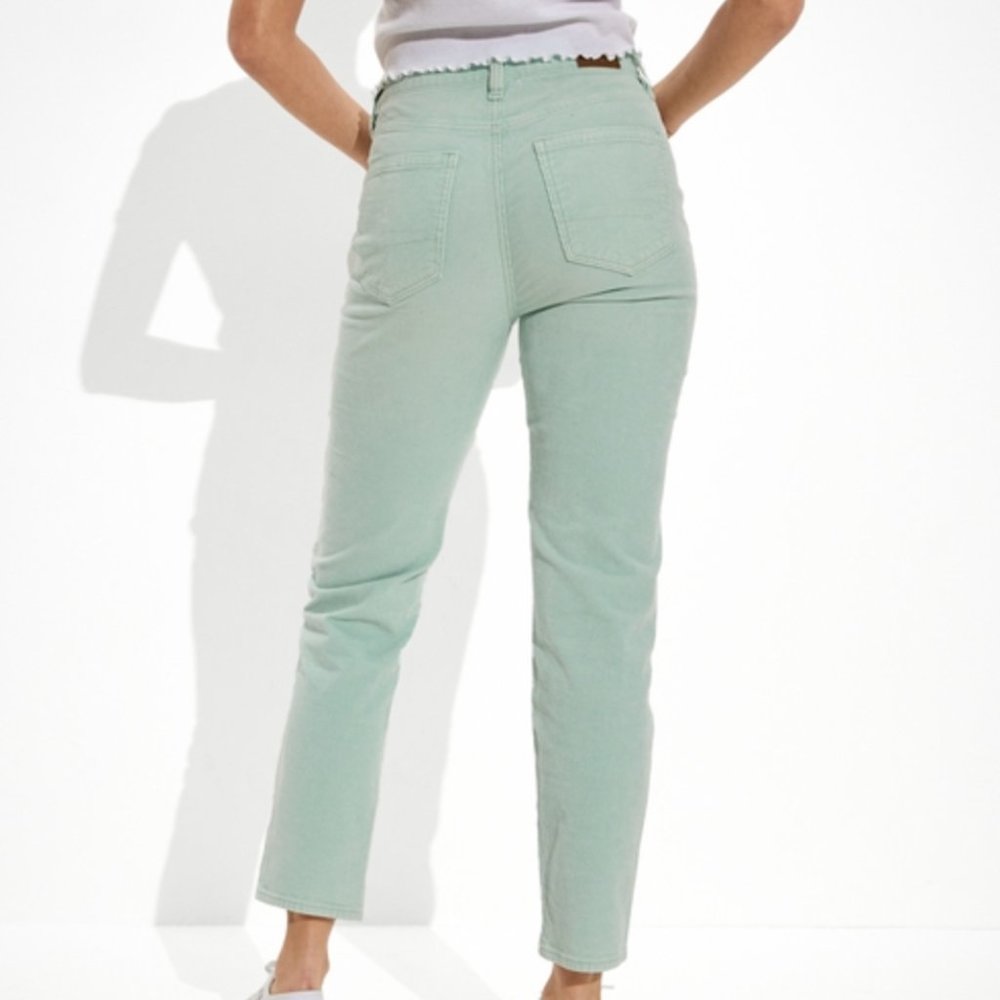 *AMERICAN EAGLE OUTFITTERS SUPER STRETCH CORDUROY SKINNY PANT